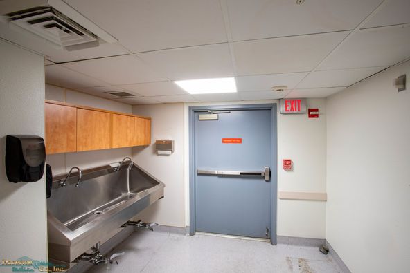 Medical Office Building - Clairmont Doctors Park: 2650 Edith Ave, Redding, CA 96001